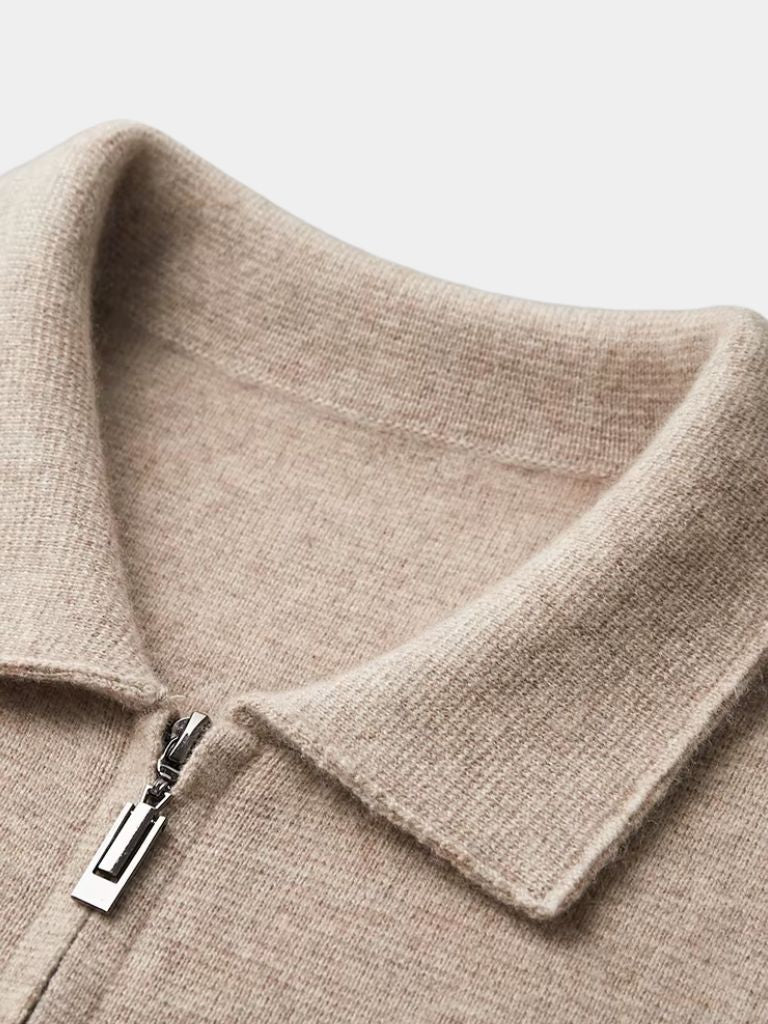 Montaracrest Heritage Kasjmier knit sweater, soft wool blend with a cozy, textured design, displayed on a neutral background.