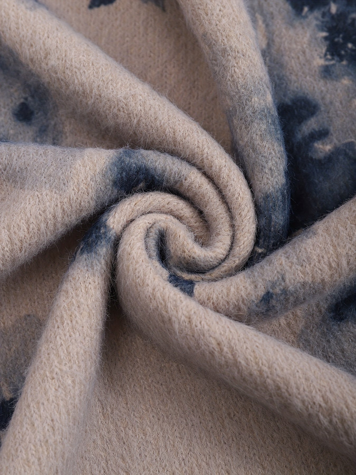 Elegant Sogno ad Acquerello by Montaracrest featuring intricate watercolor-style details and vibrant colors.