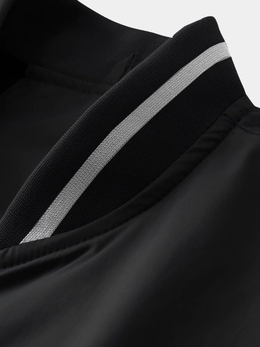 Montaracrest casual bomber jacket, lightweight jas with a modern fit, featuring a zip front and ribbed cuffs and collar.