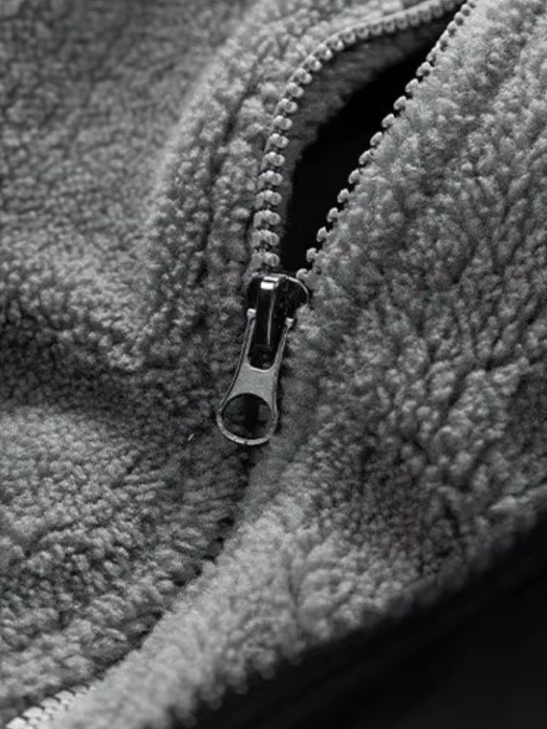 Montaracrest Giacca Puffer Summit jacket, insulated puffer style with a high collar, in a sleek black design.