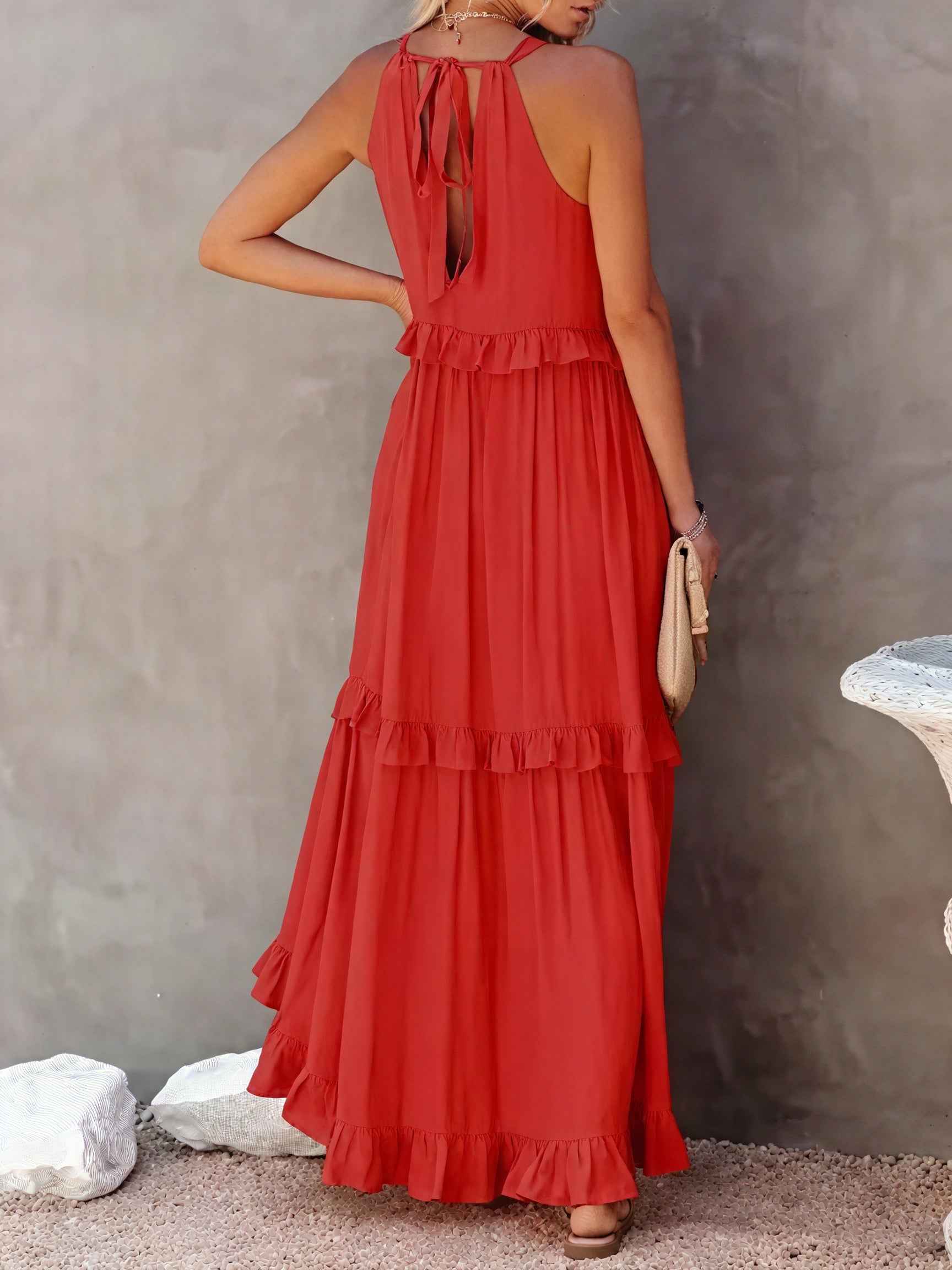 Abito Maxi Fluido con Scollo All'Americana e Dettagli Volant - Montaracrest