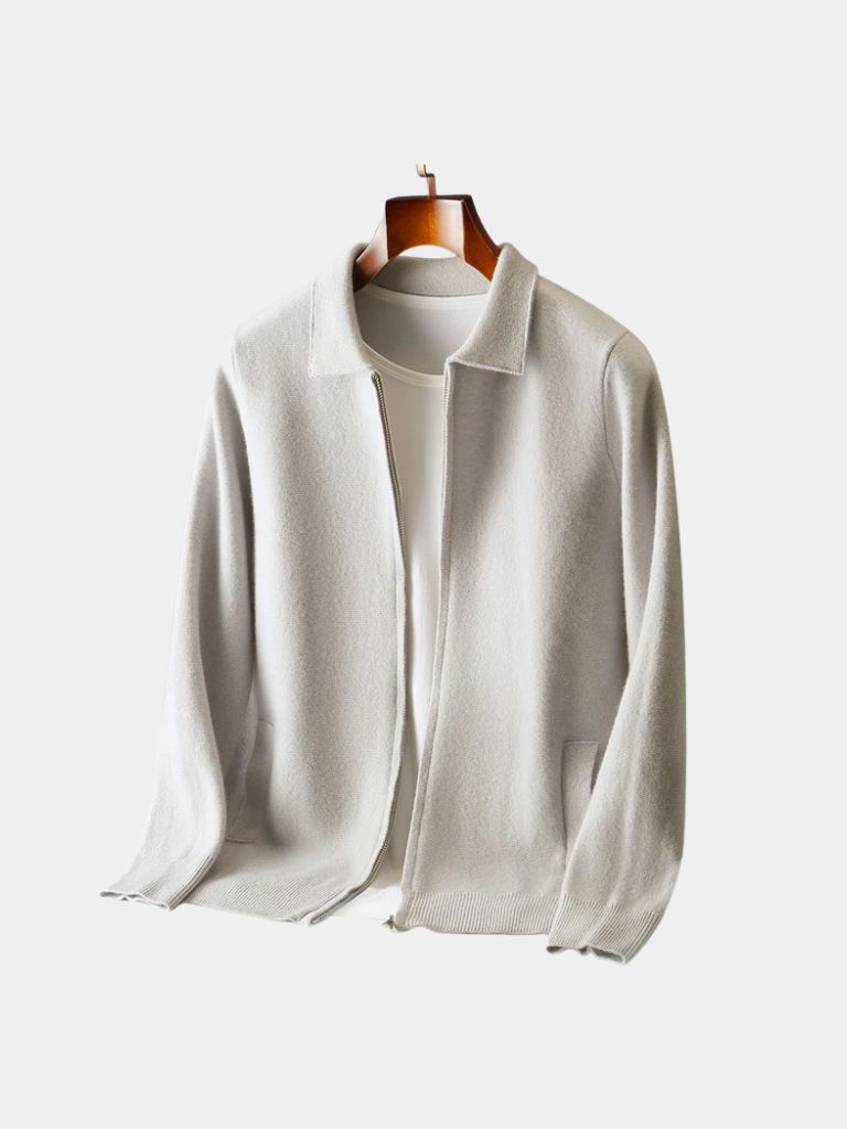 Montaracrest Heritage Kasjmier knit sweater featuring a cozy, textured wool and cashmere blend in natural tones.