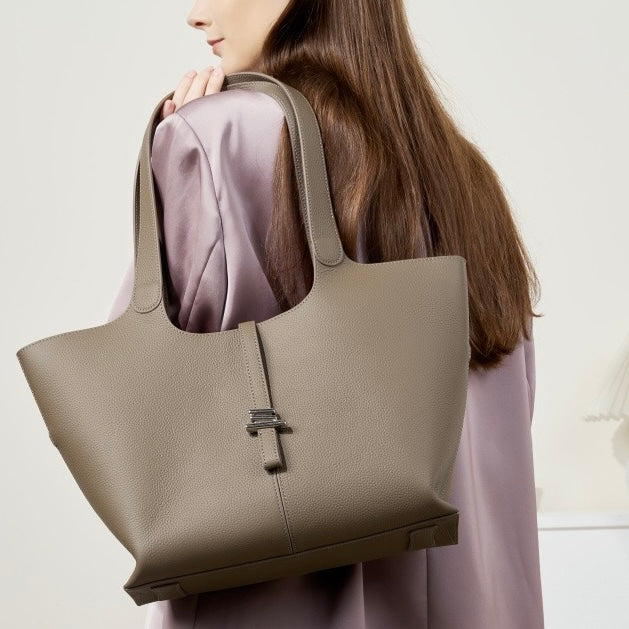 2025 New Women’s Genuine Leather Large Capacity Commuter Tote Bag