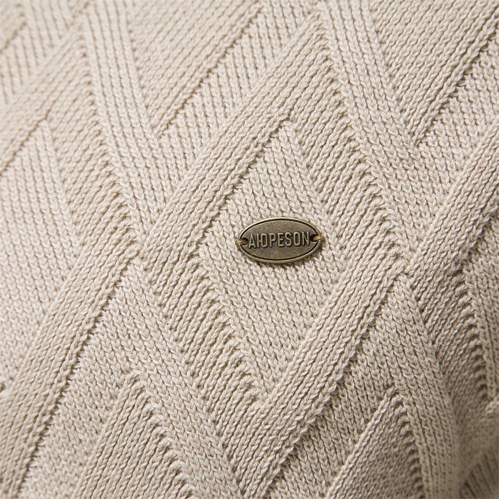 Montaracrest Theodor men's pullover with diamond pattern, cozy knit sweater featuring geometric rombi design.