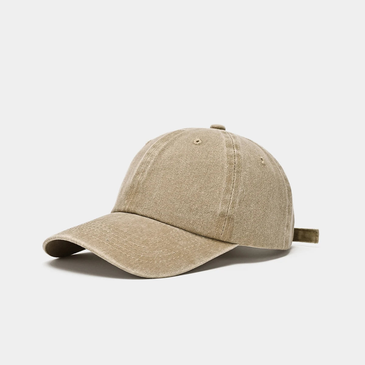 Montaracrest L'Essenziale del Viaggiatore handcrafted "Tat" hat featuring woven straw and leather band, stylish travel accessory.