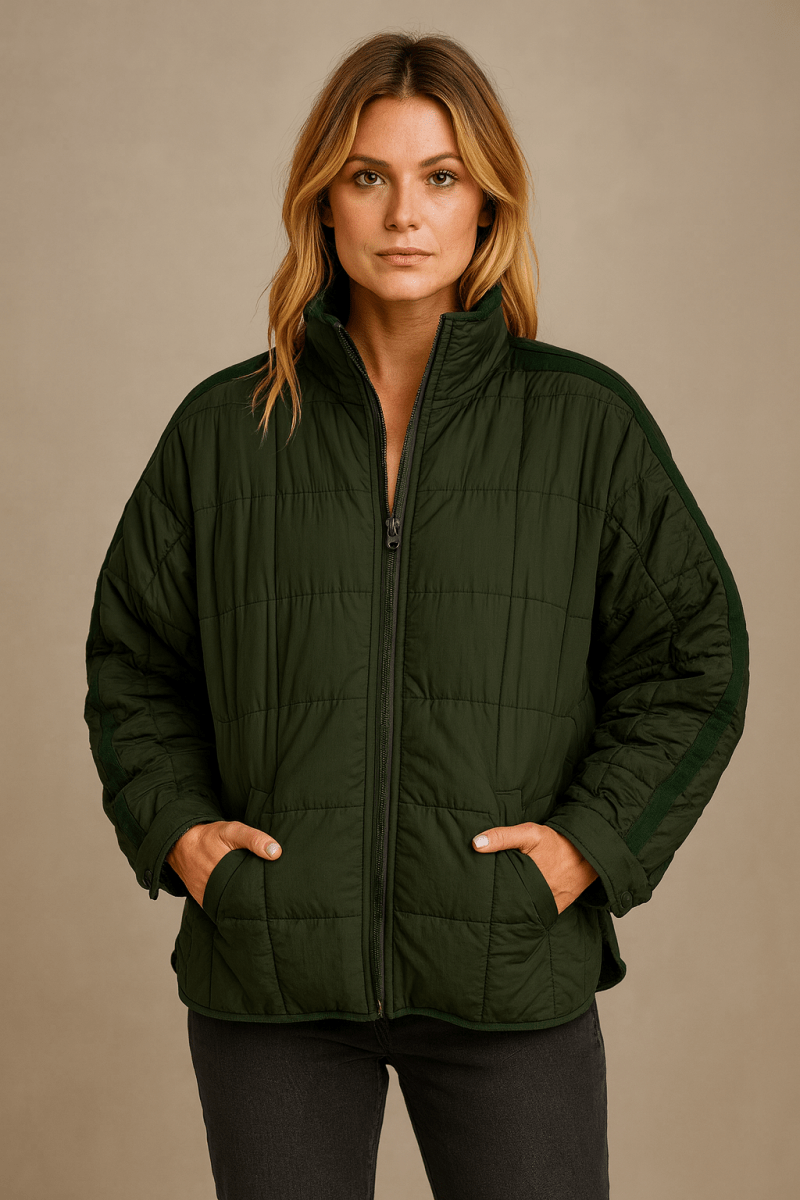 Lightweight April Giacca Piumino Compatta Leggera con zip, Montaracrest, shown in a compact, puffy design with a front zipper.