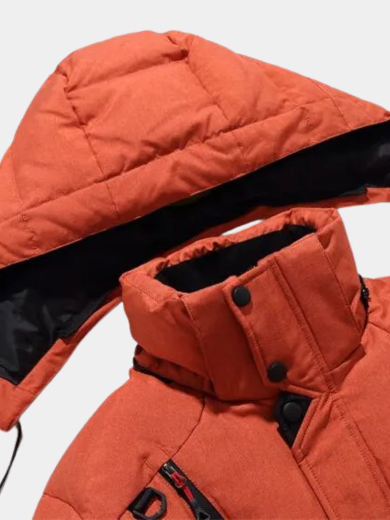 Montaracrest Giacca Puffer Essenziale in nero, lightweight padded jacket with a high collar and front zipper for warmth and style.