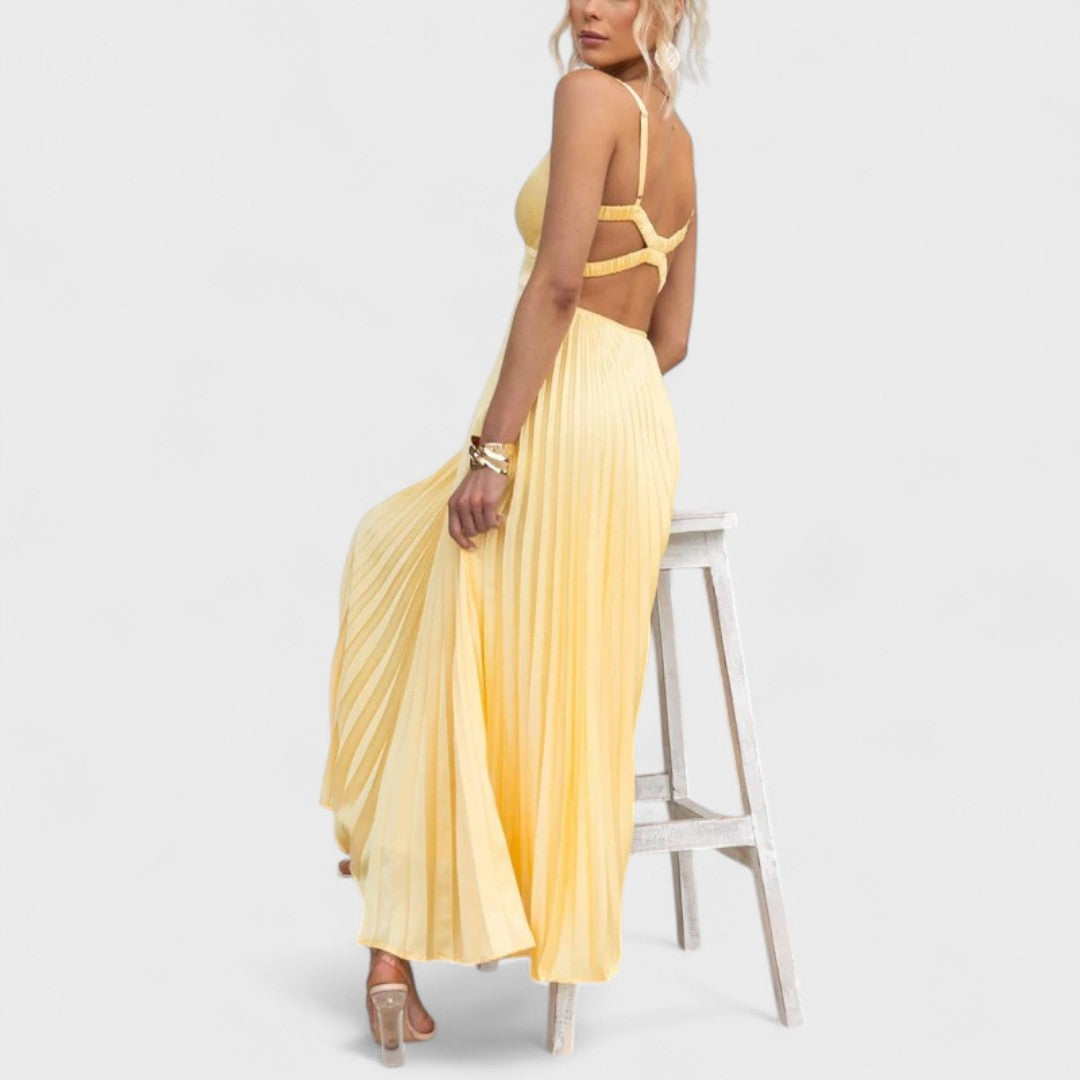 Montaracrest Aby: a handcrafted ribbed summer dress, a lightweight sleeveless summer dress with textured fabric and a casual fit.