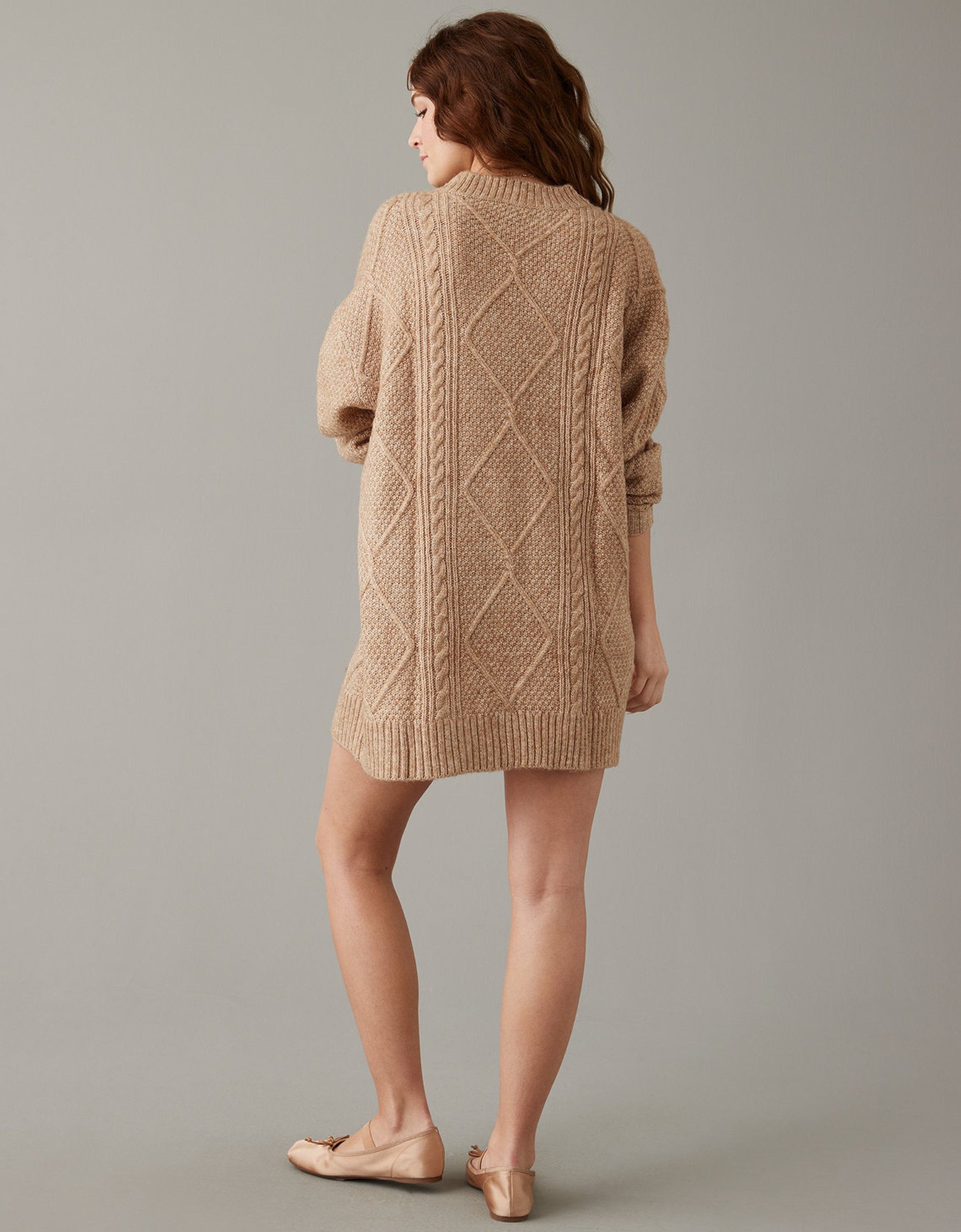Montaracrest Serena Luxe knit sweater in fine knit fabric, featuring a relaxed fit and elegant design.